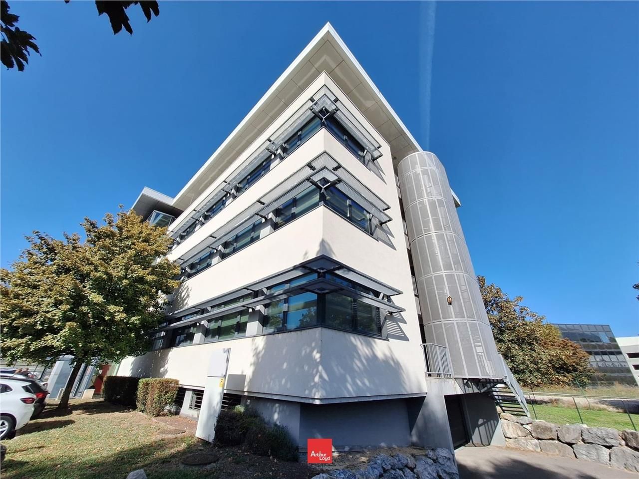 Accessible depuis la Rocade sud, proche de la Gar