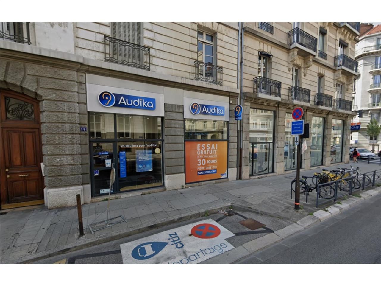 Au centre de Grenoble, Boulevard Edouard Rey, à d