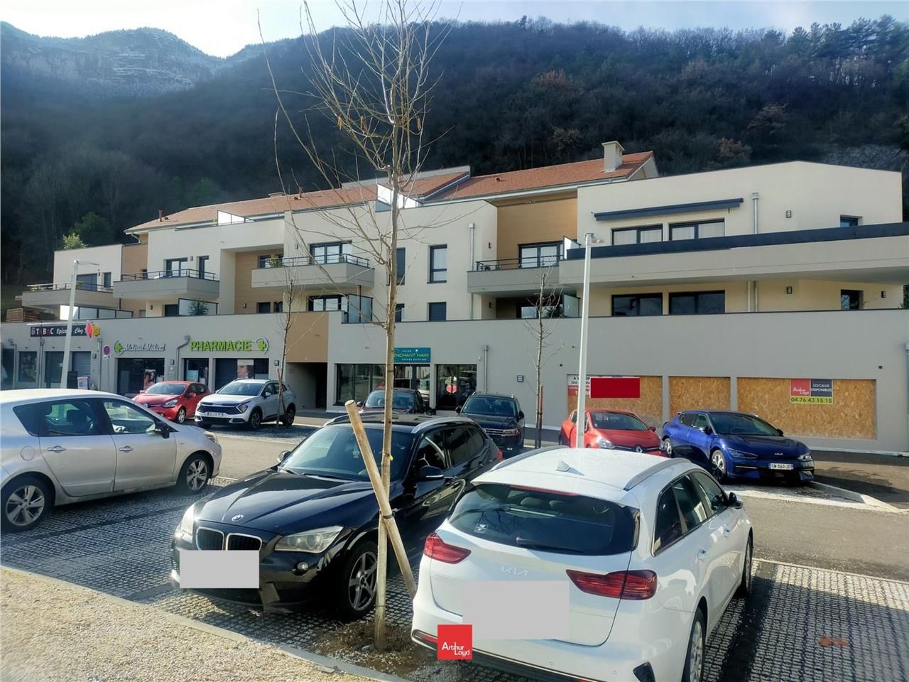 A LOUER, local commercial neuf de 165 m² au coeur