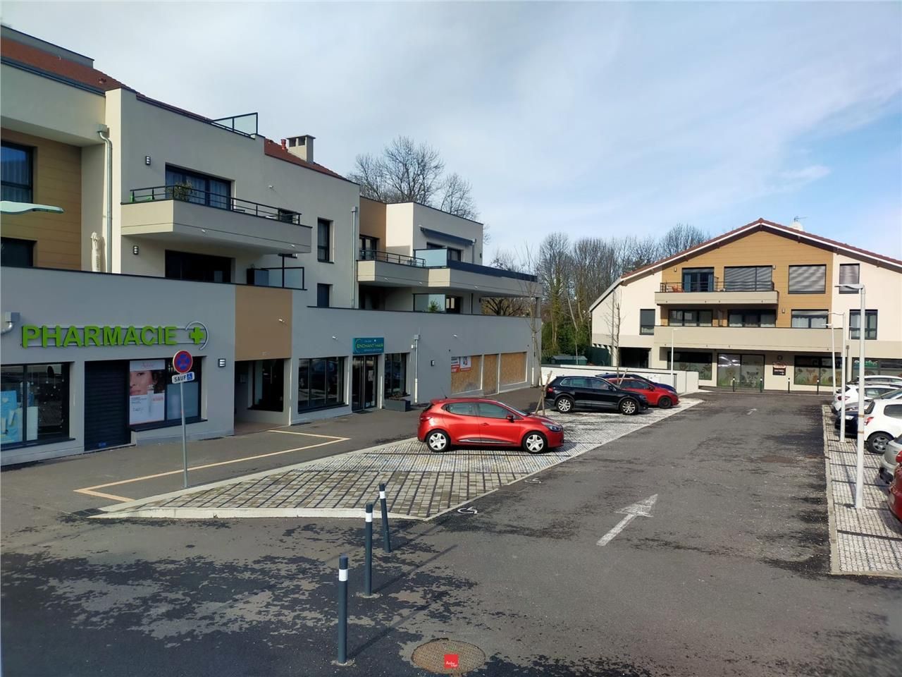 A LOUER, local commercial neuf de 165 m² au coeur