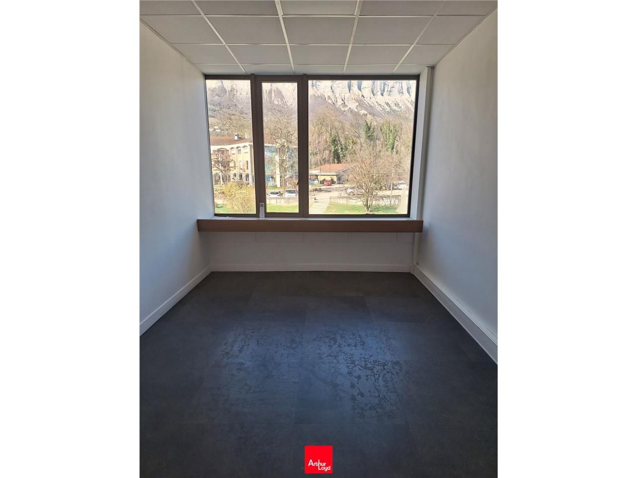 Au sein d'un immeuble de bureaux rénové en 2020, 