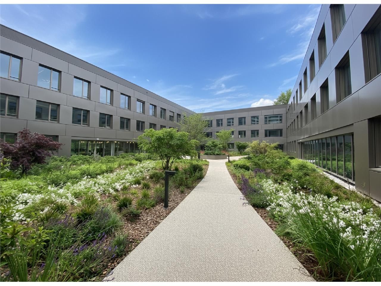 Arthur Loyd Grenoble vous propose des surfaces de