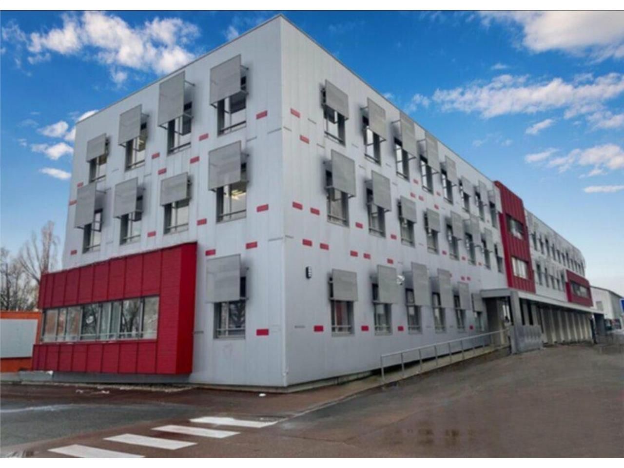 Localisé au sud de la ville de Grenoble, sur une 