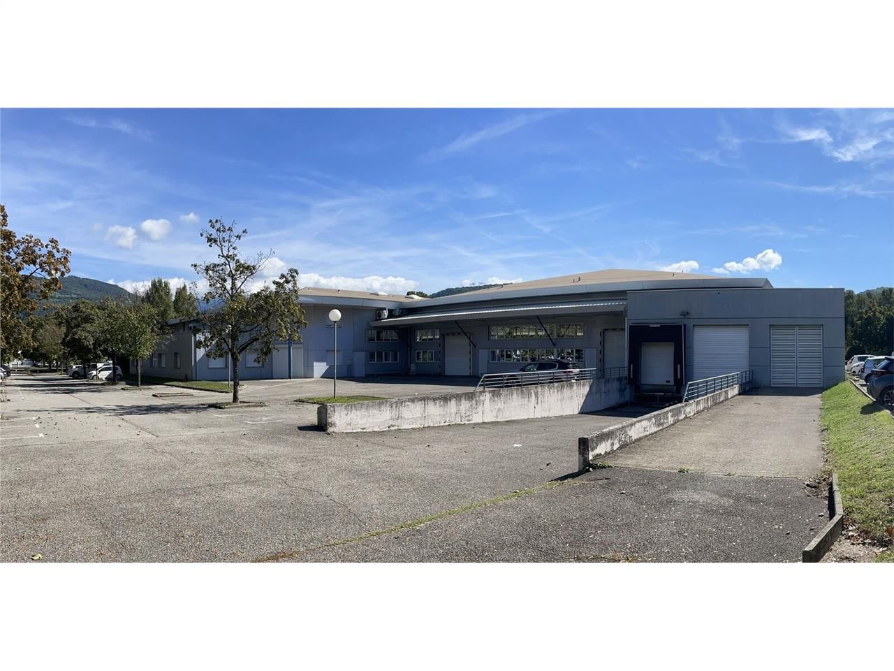 ARTHUR LOYD vous propose ce bâtiment exceptionnel