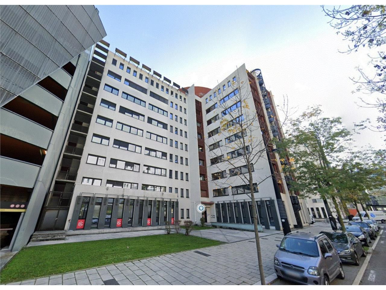 Au coeur du quartier d'affaire d'Europole, au pie