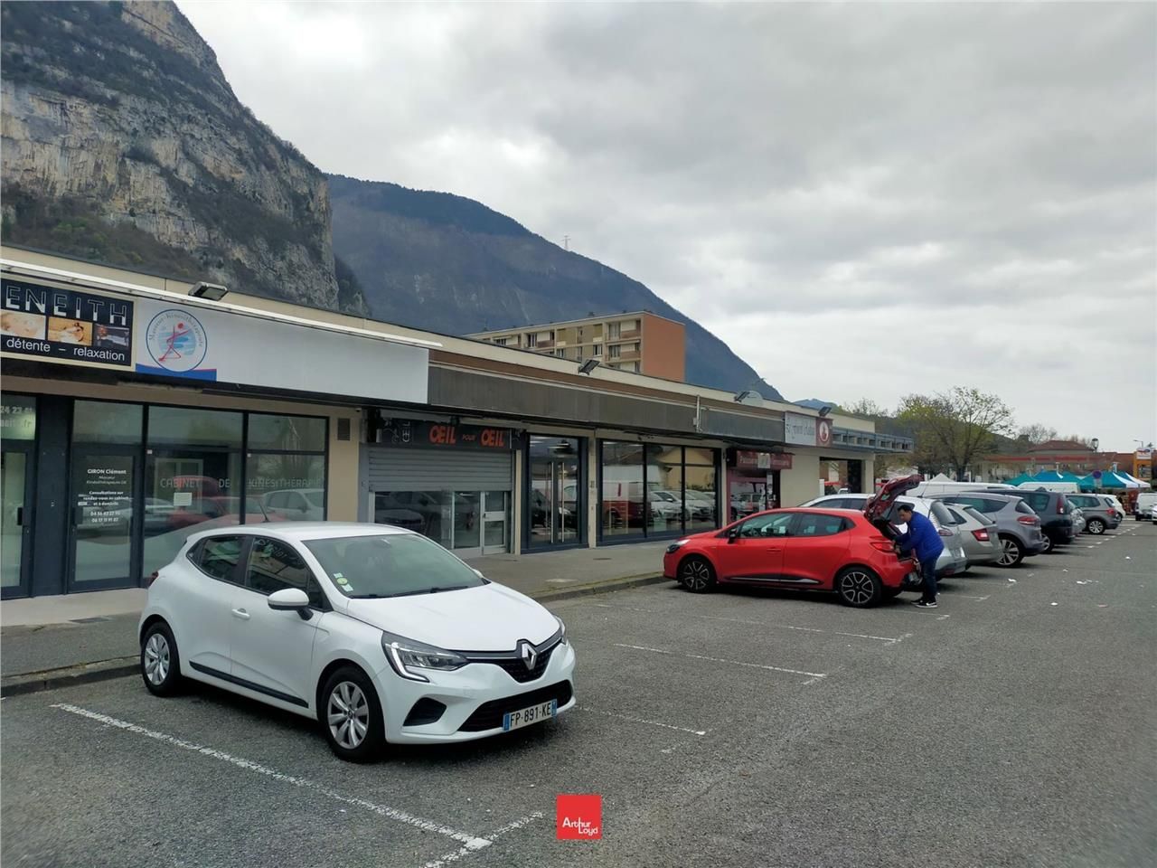 A LOUER  SASSENAGE LOCAL COMMERCIAL DE 83 M² DANS