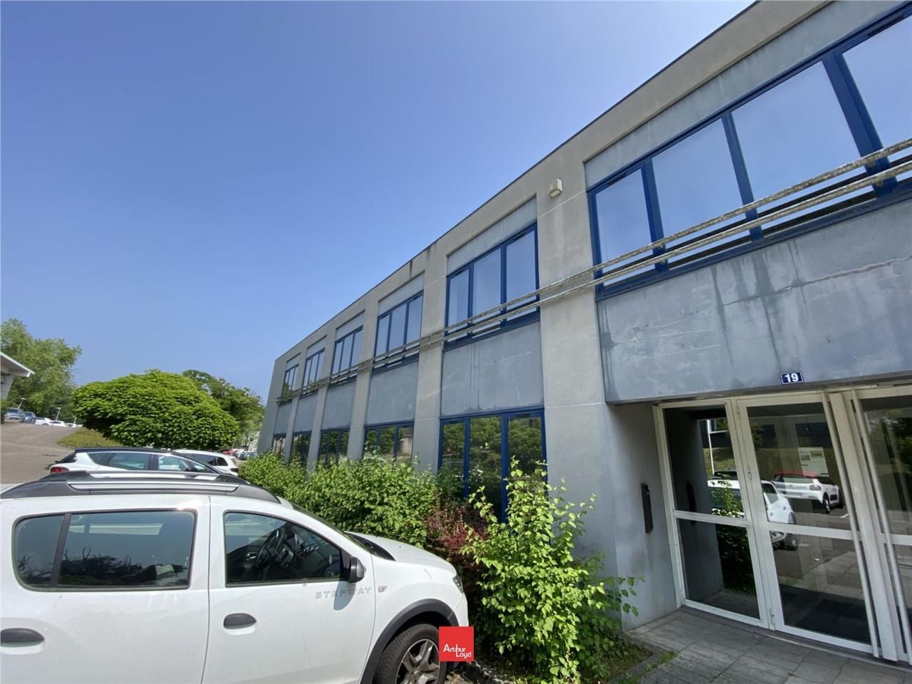 Arthur Loyd Grenoble bureaux de 900m2 environ + 3