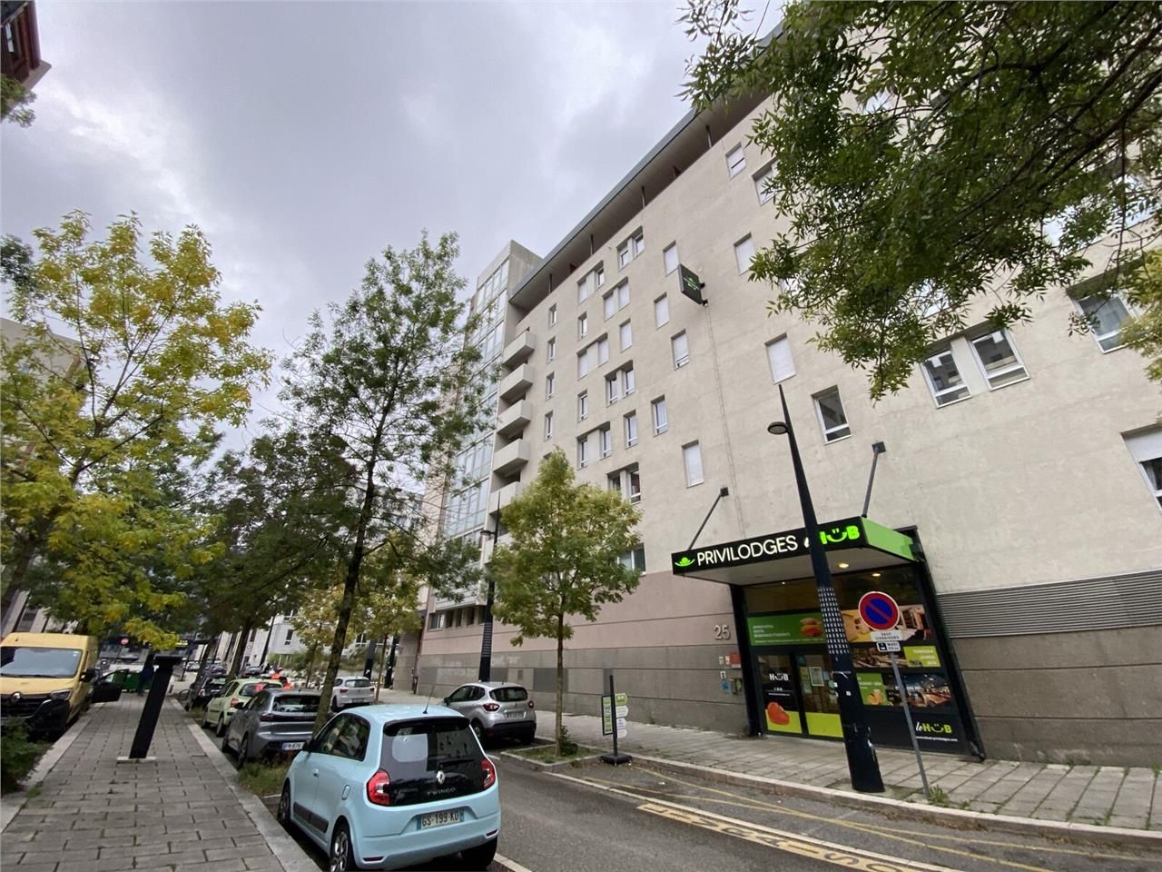 Arthur Loyd Grenoble vous propose un local profes