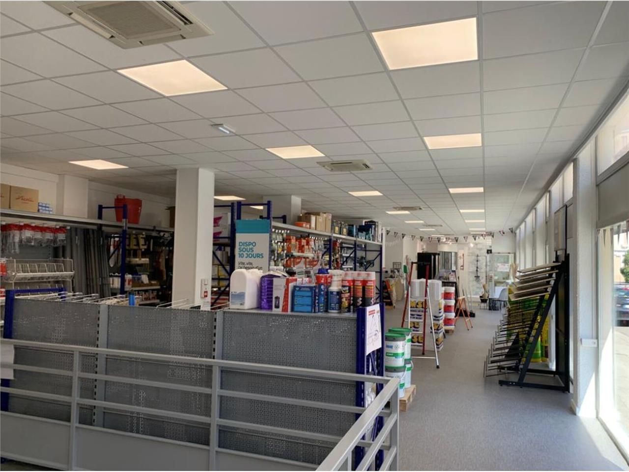 Surface commerciale conséquente (260 m² avec gran