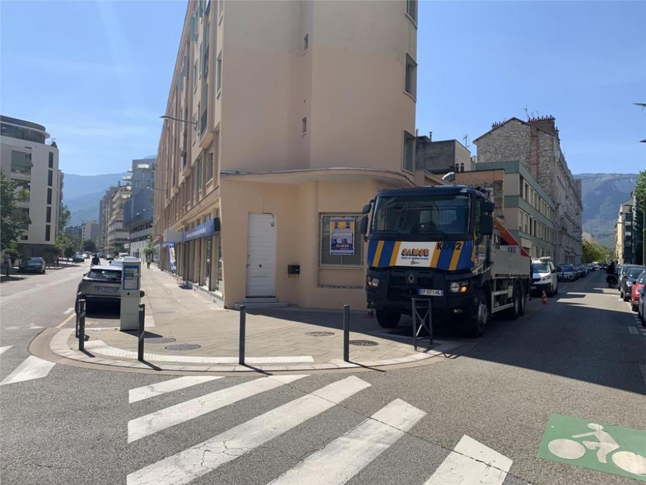 Surface commerciale conséquente (260 m² avec gran