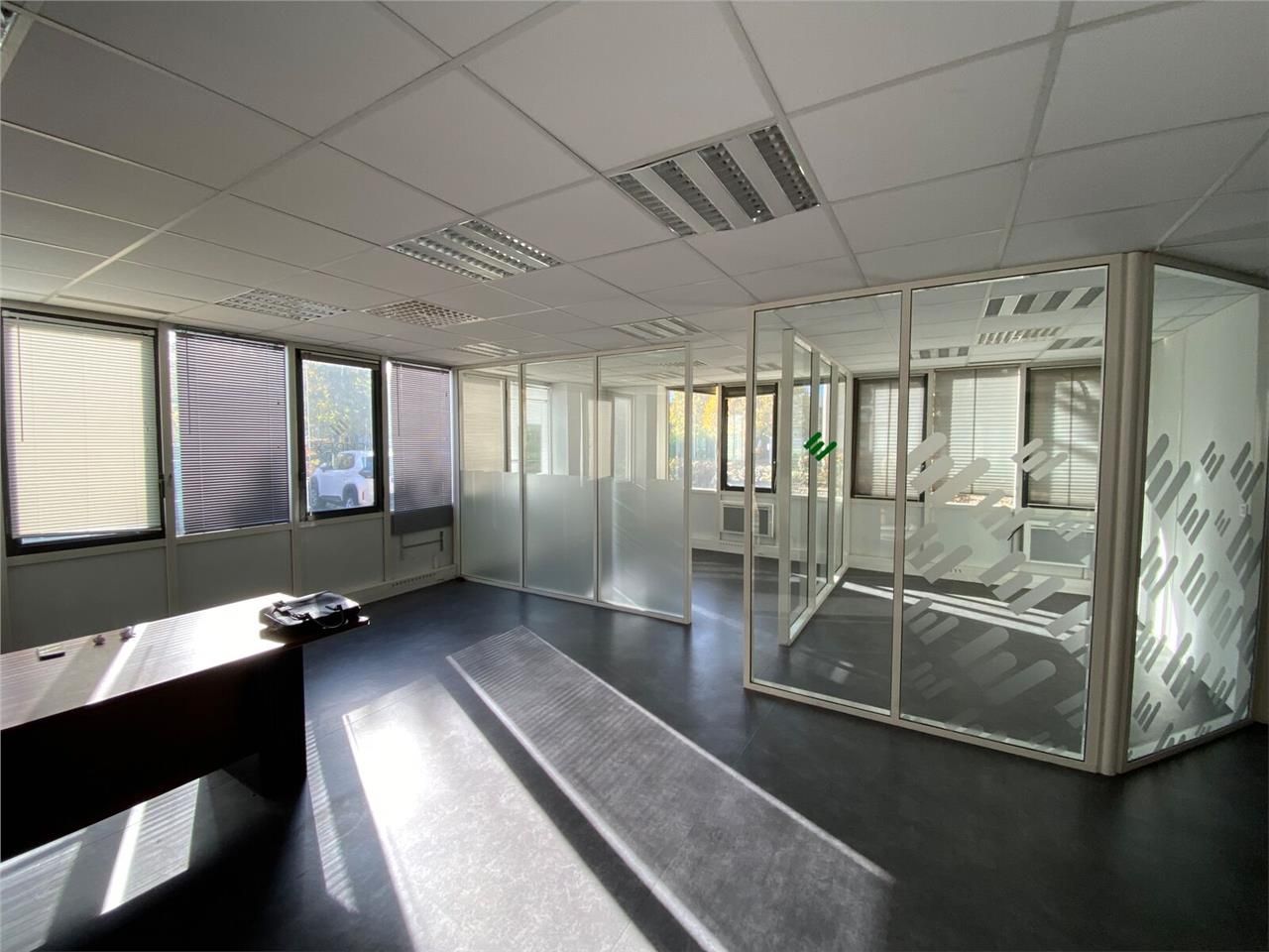 Nous vous proposons à la vente un bâtiment indépe