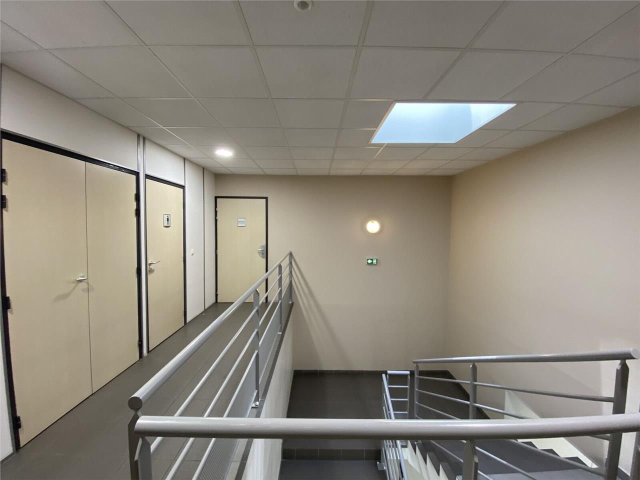 Situés au 1er étage d'une copropriété bien entret