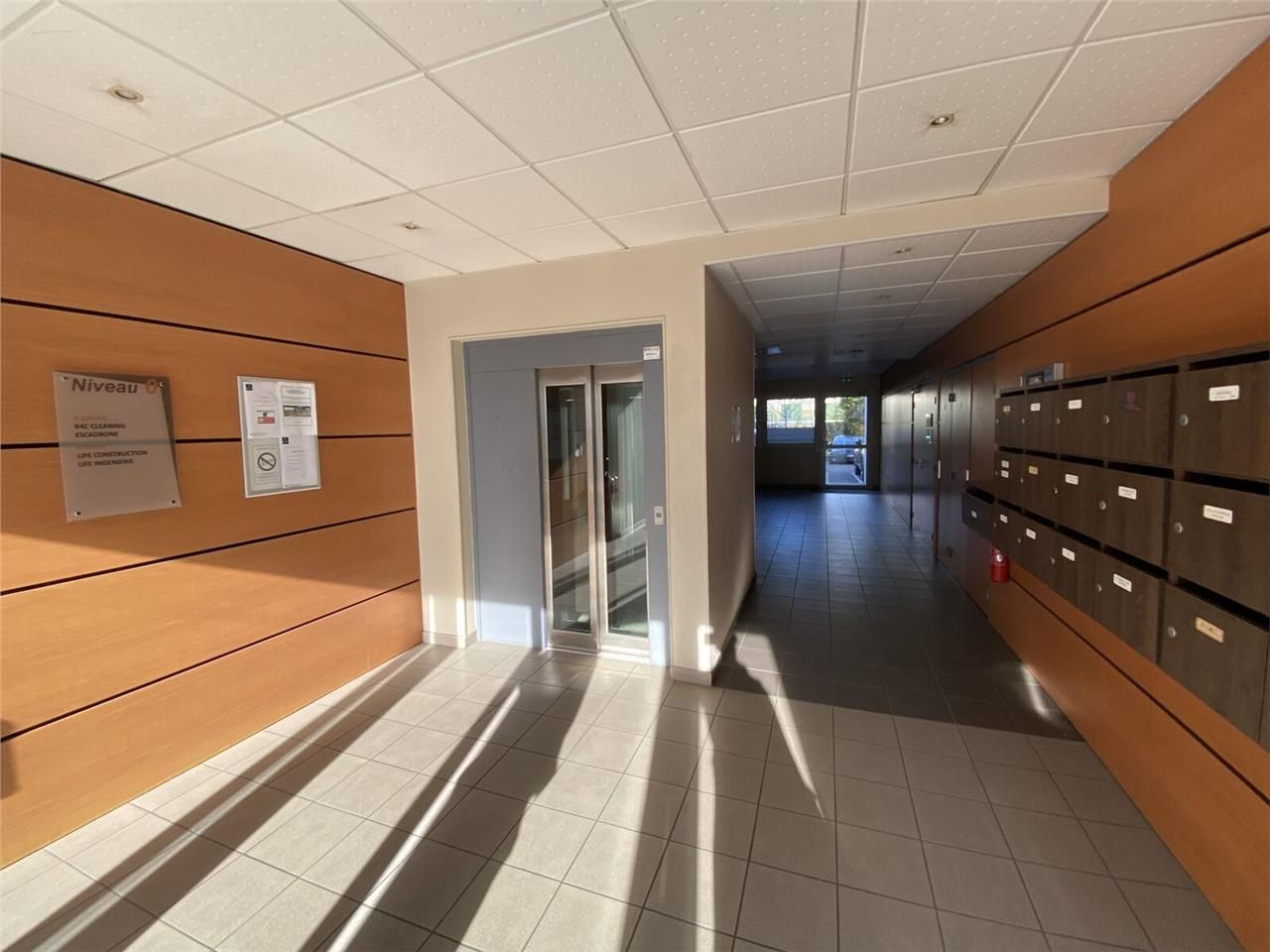 Bureaux de 155 m² non divisibles à Vendre à MONTB