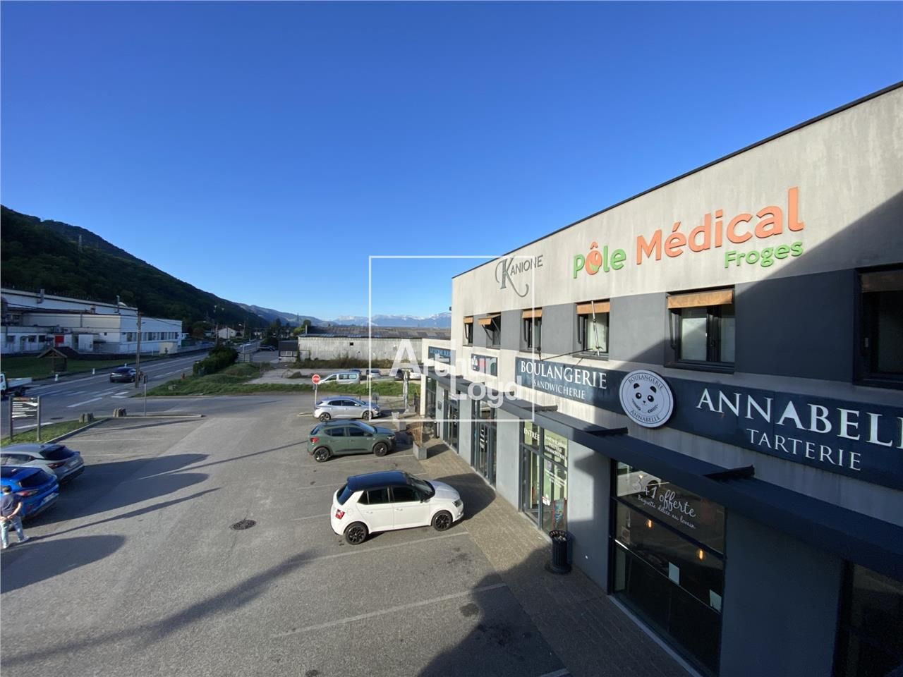 Arthur Loyd Grenoble vous propose un local de bur