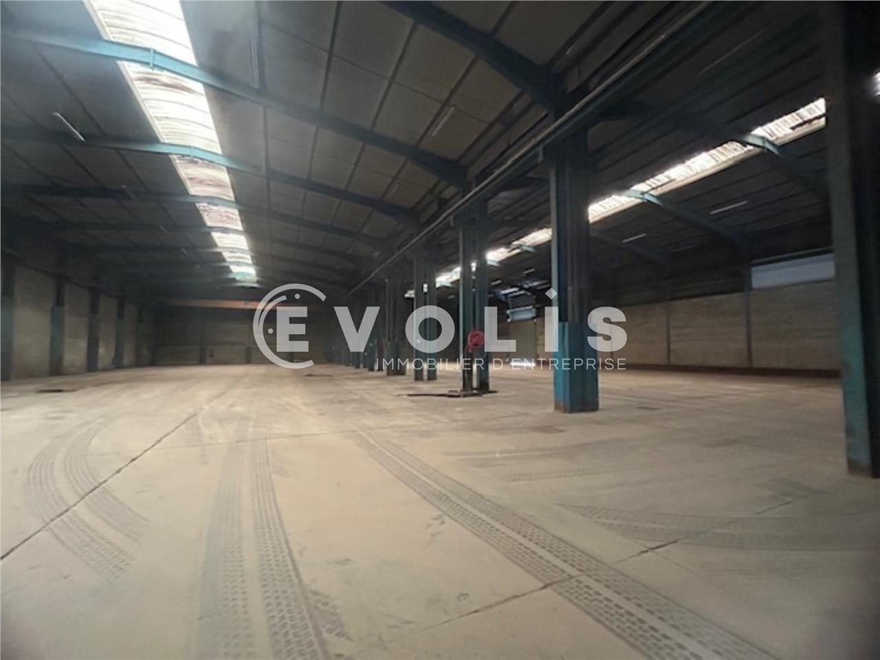 Rare ! Entrepôt avec grande hauteur sur la ZI des