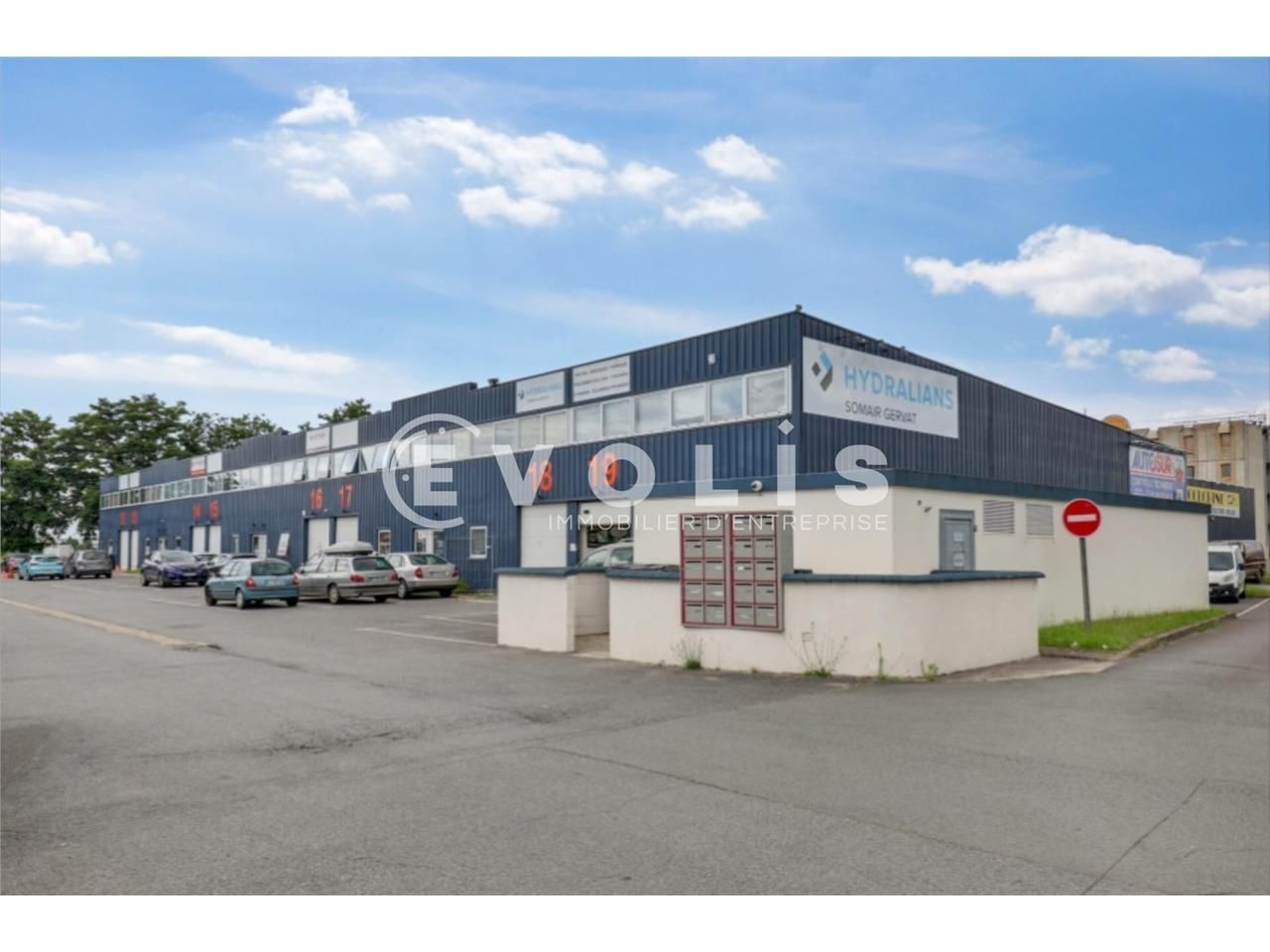 Locaux d'activité disponibles à la location à Chi