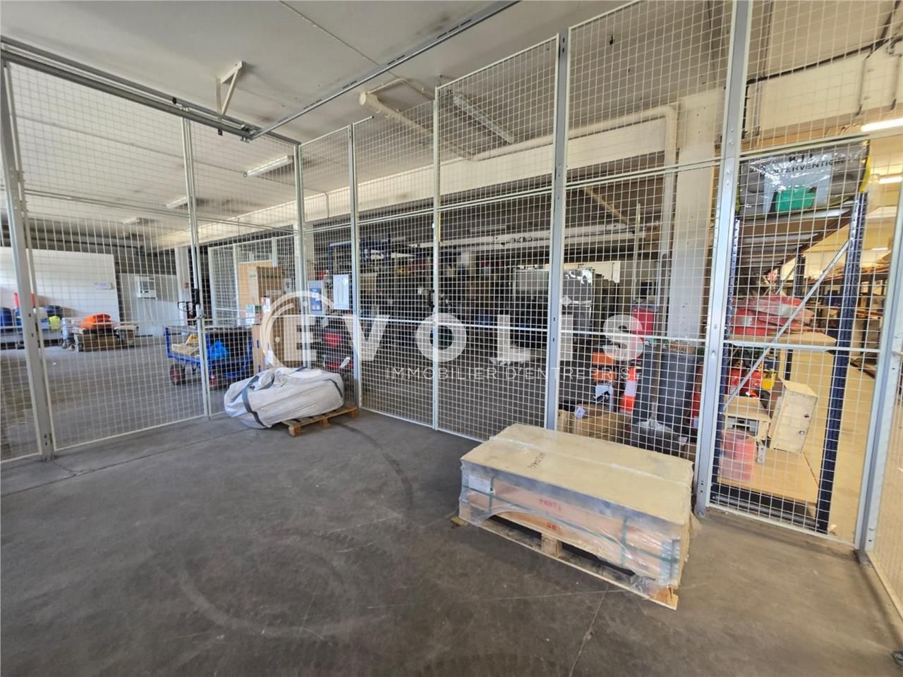 Au coeur de la dynamique zone d'activités de Cour