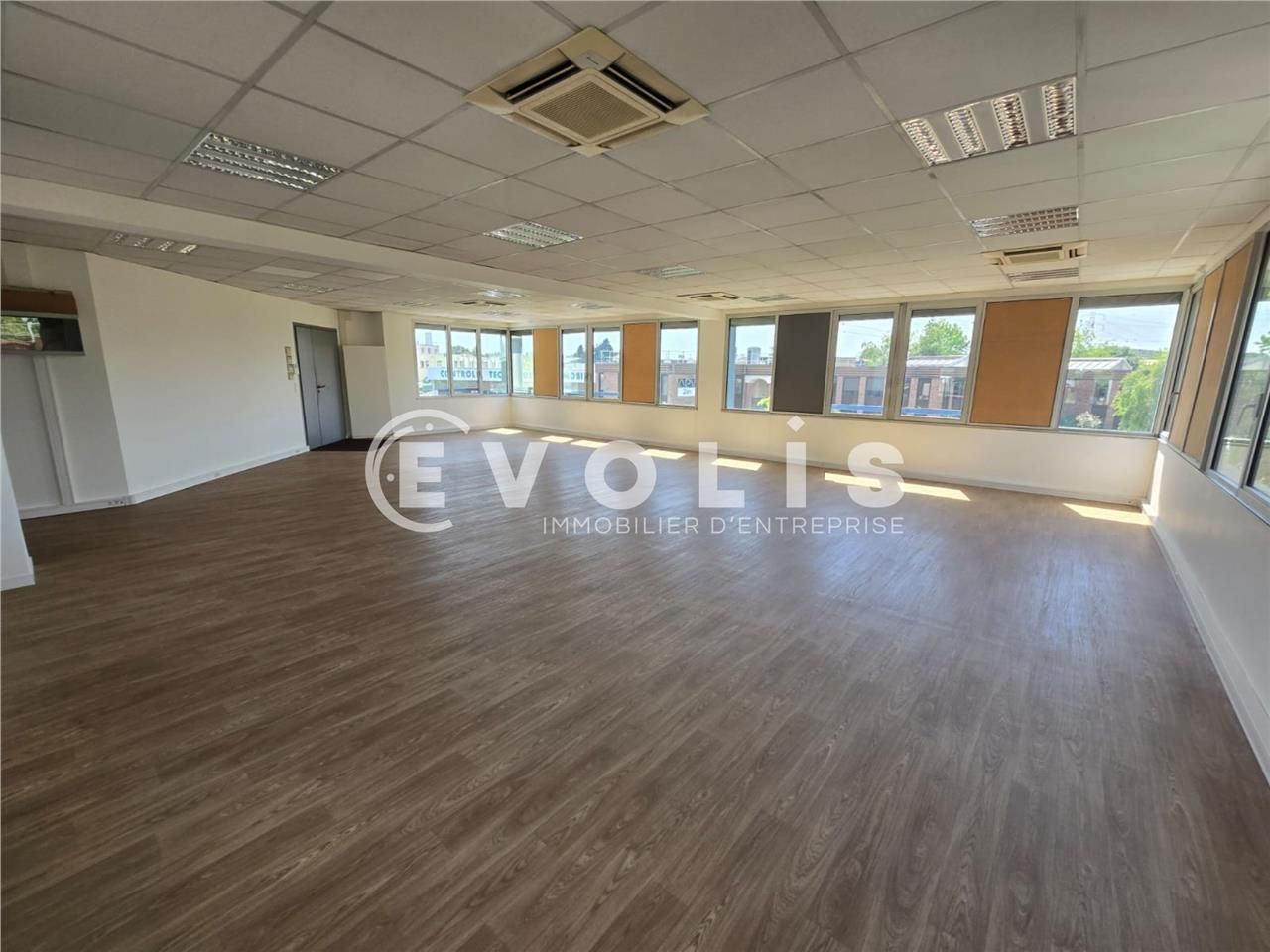 Situé dans la dynamique zone de la Bonde à Massy,