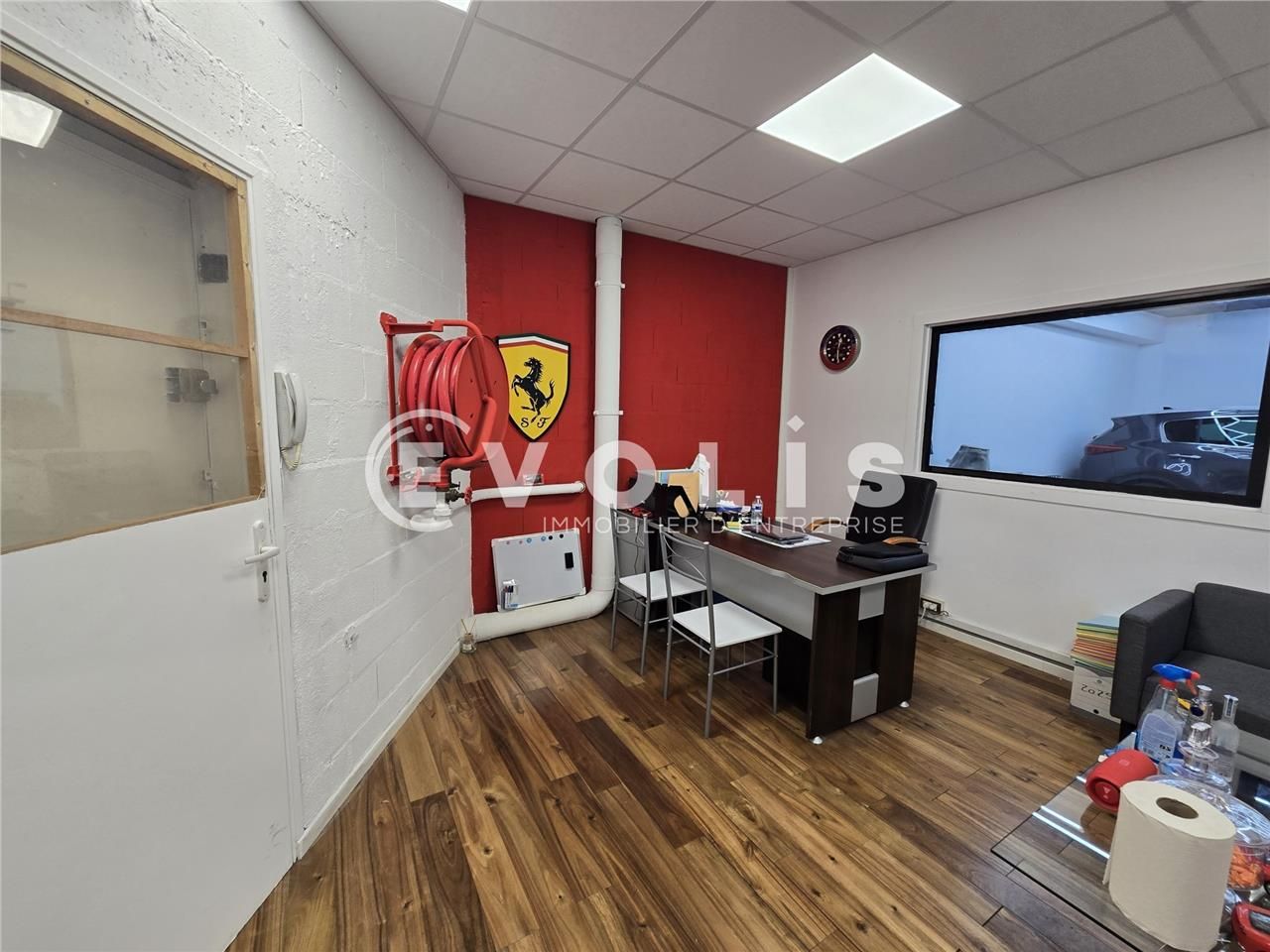 Locaux d'activité à louer à Morangis, proposés pa