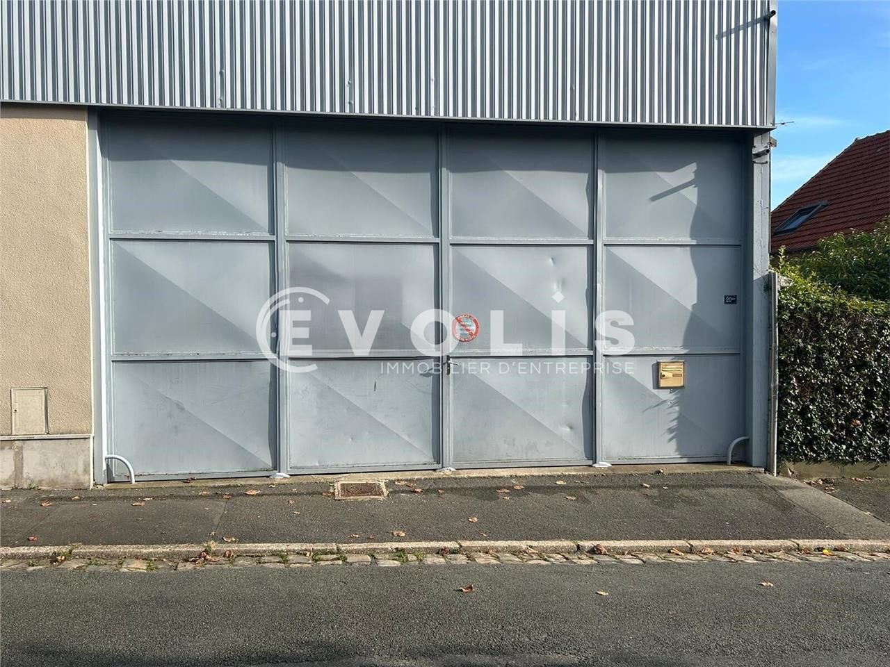 EVOLIS vous propose un entrepôt d'environ 350 m²