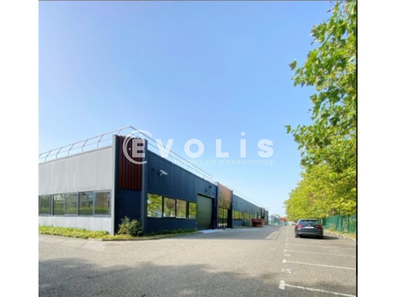 "Locaux d'activité de 567 m² non divisibles à lou