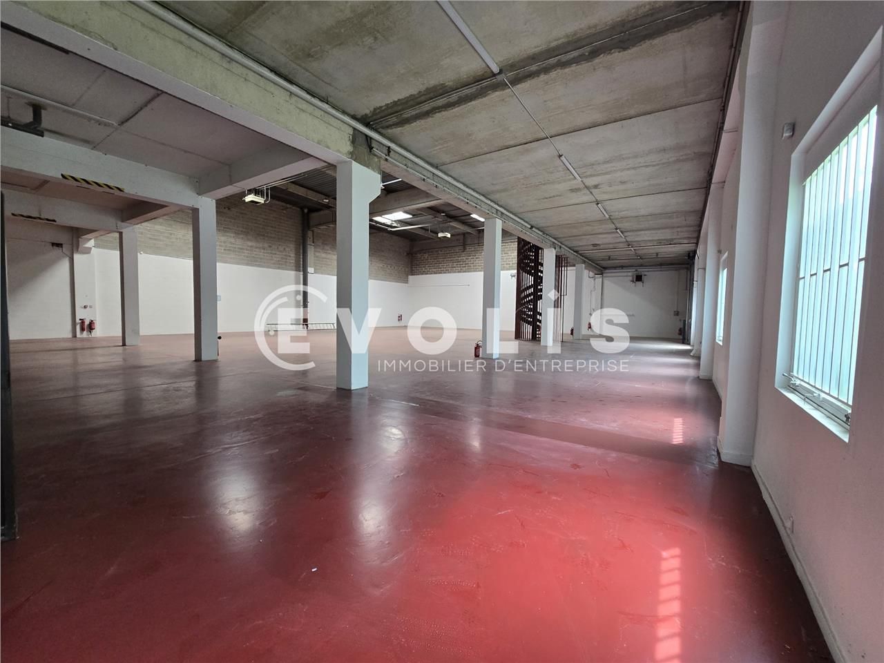 Dans un parc mixte, à proximité immédiate de l'A8