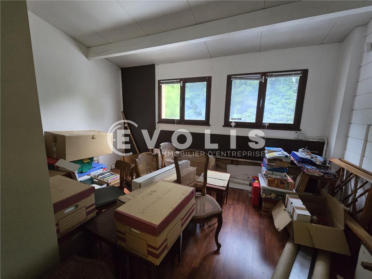 Locaux commerciaux de 63 m² non divisibles à loue