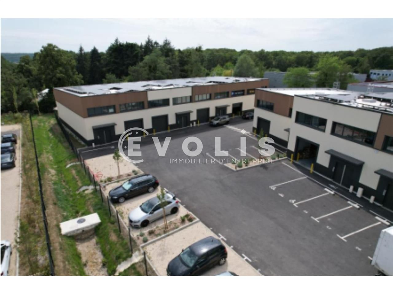 Locaux d'activité à louer à Marcoussis, proposés