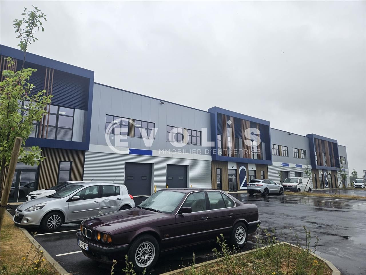 Locaux d'activité de 538 m² non divisibles à loue