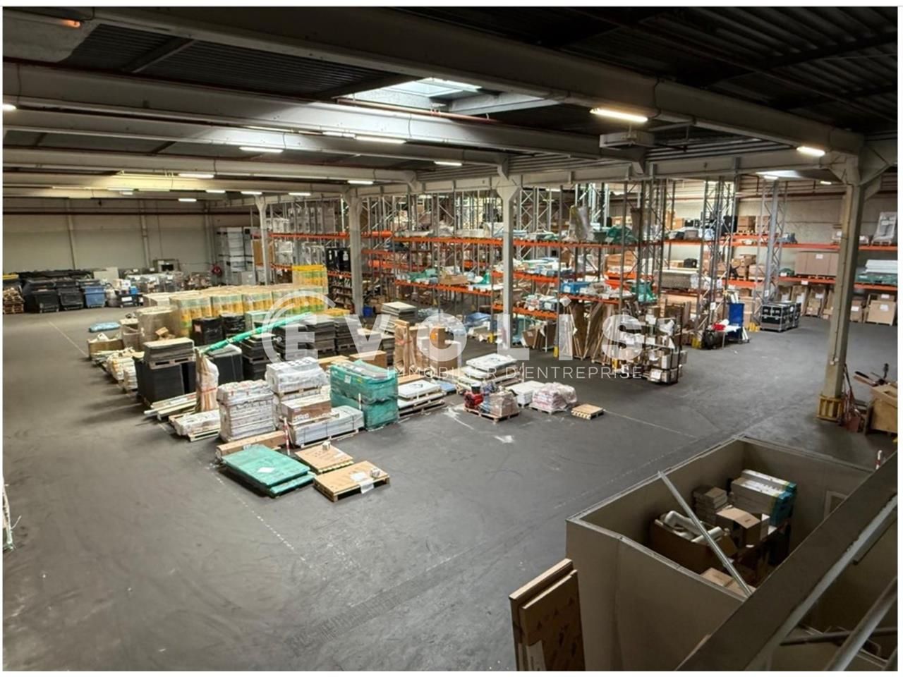 Locaux d'activité à louer à VILLEJUST, proposés p