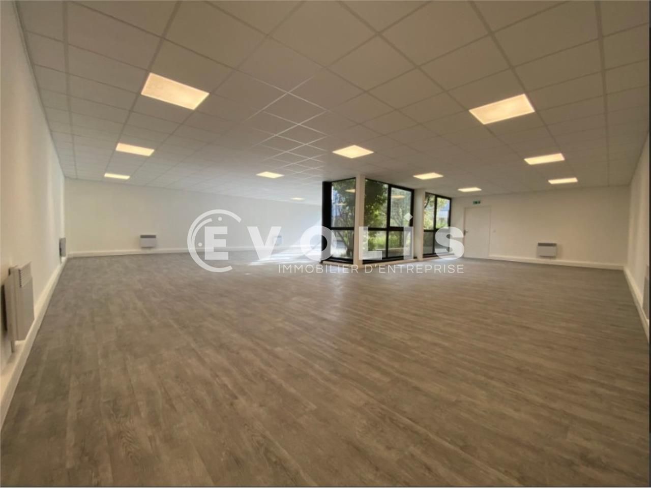 "Locaux d'activité de 567 m² non divisibles à lou