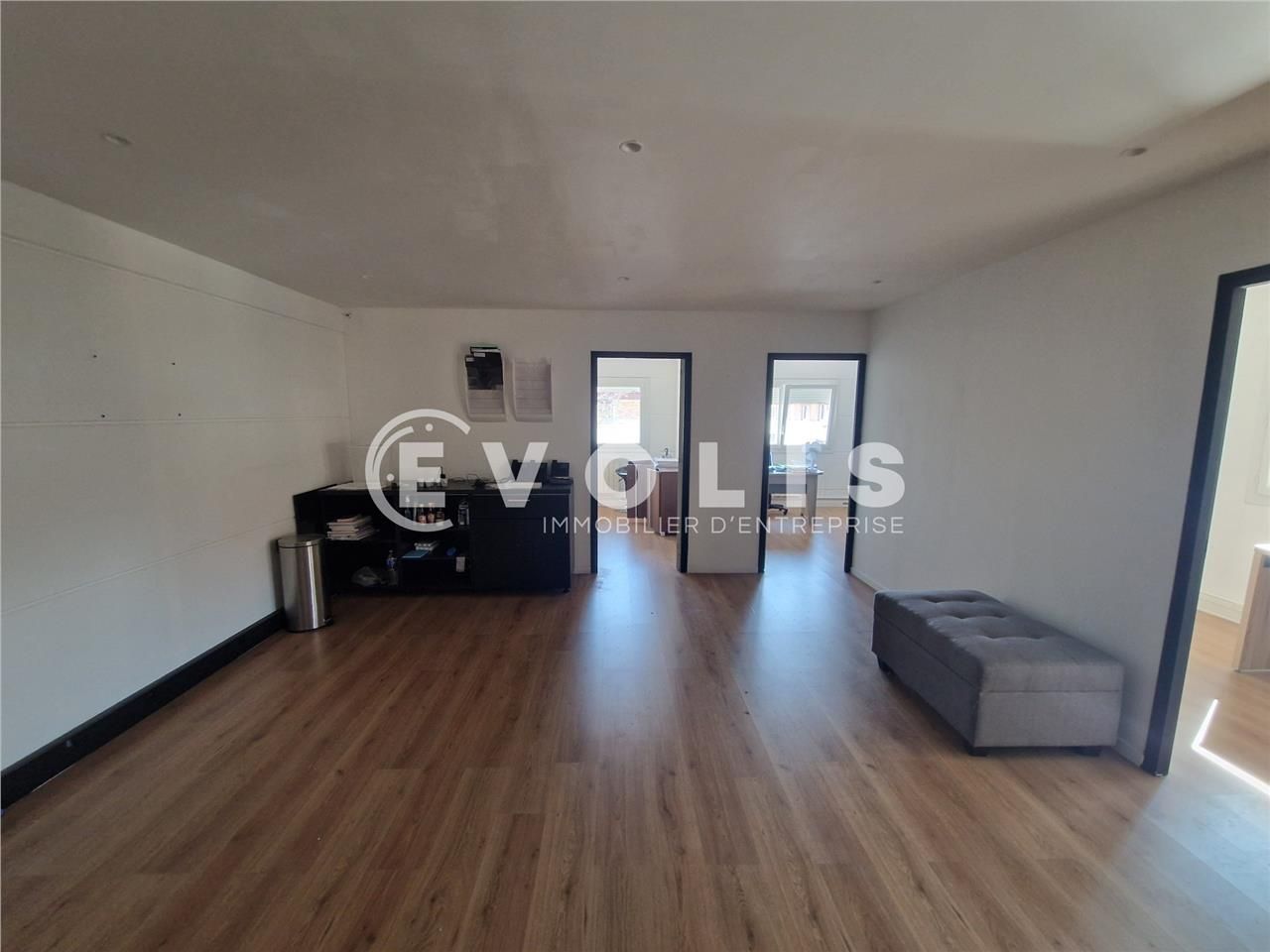 Locaux d'activité de 228 m² non divisibles à loue