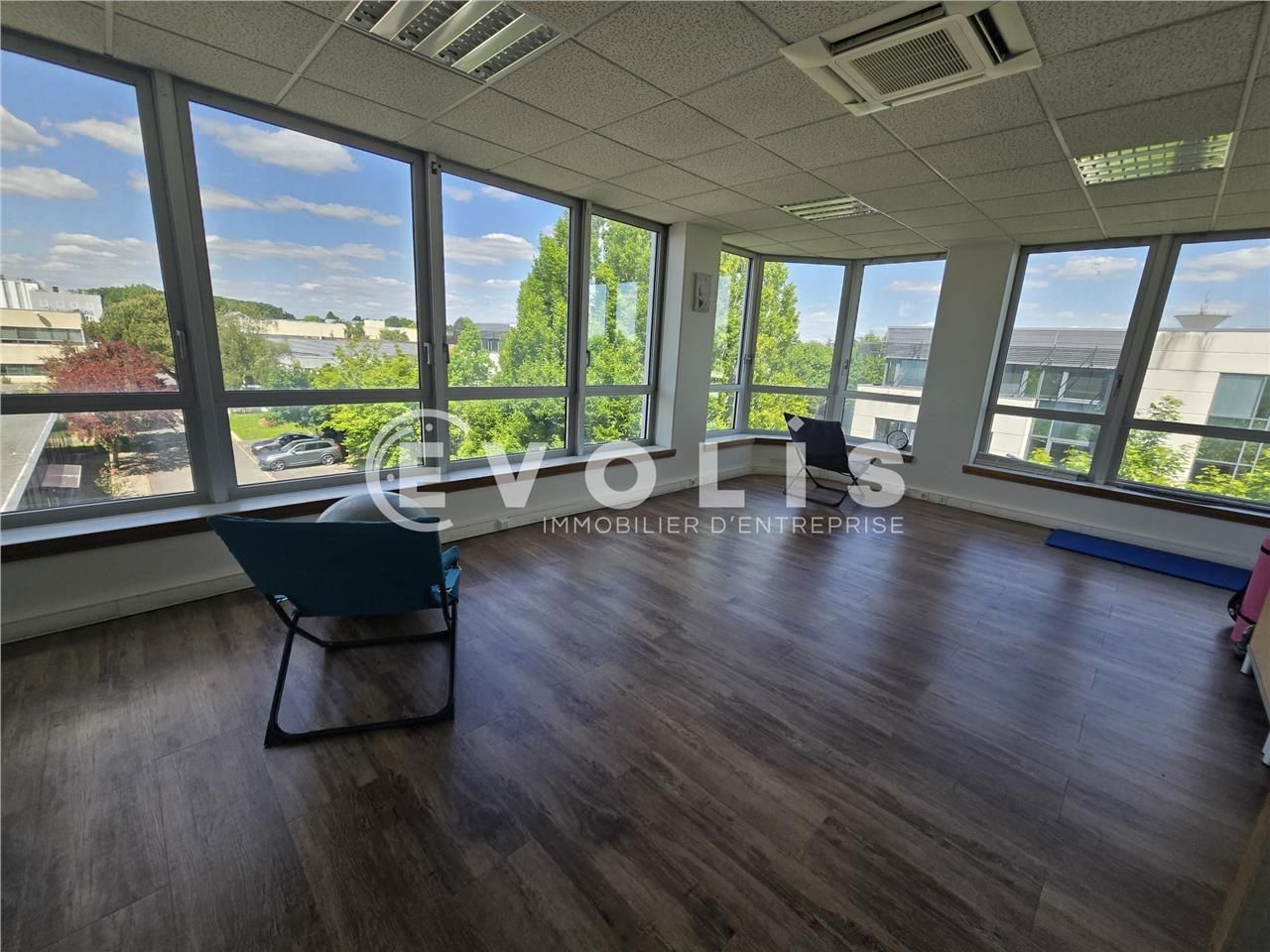 Nichée au coeur du parc d'activités de Courtaboeu