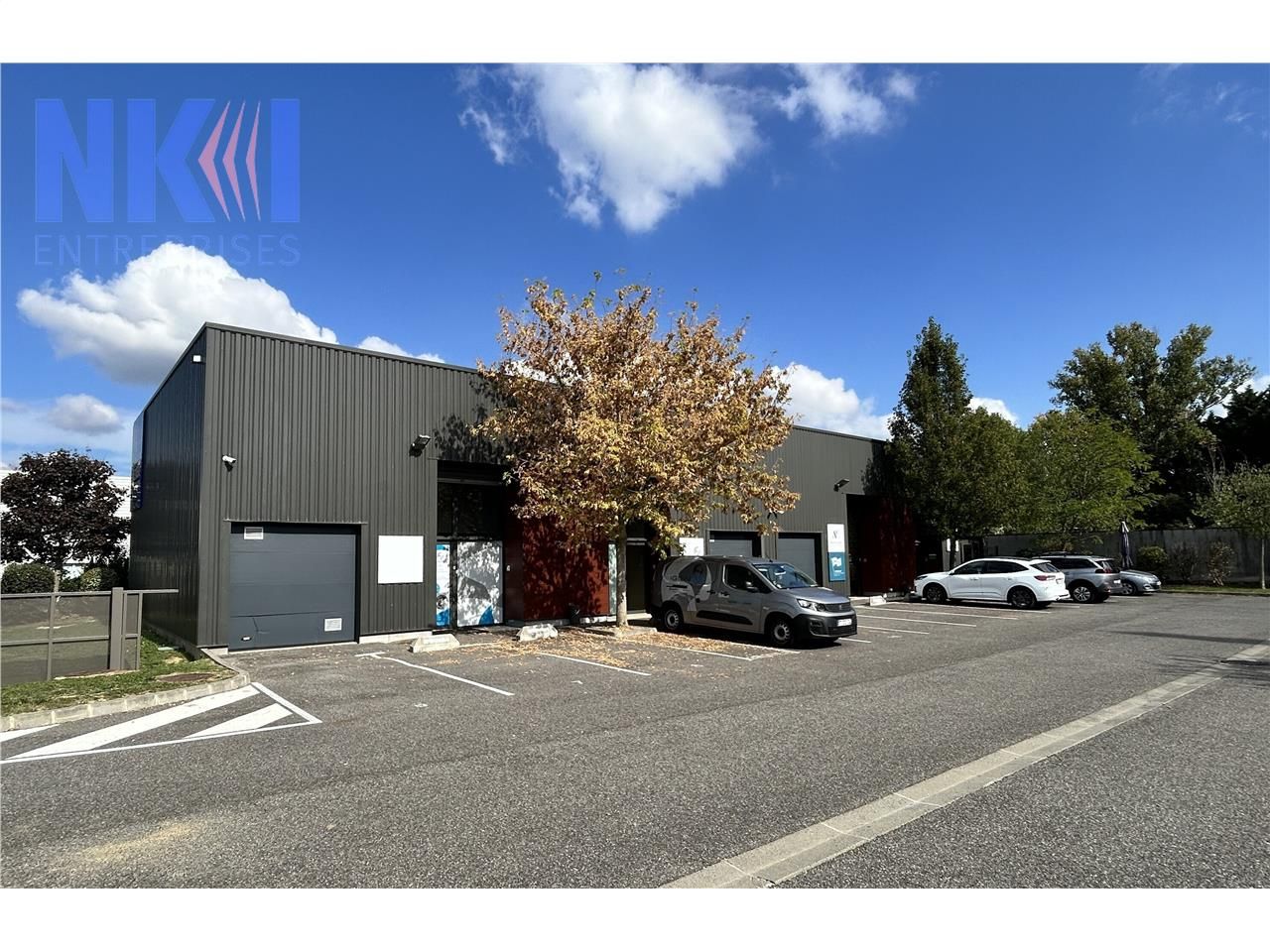 Location Local d'activités 306 m² non divisibles