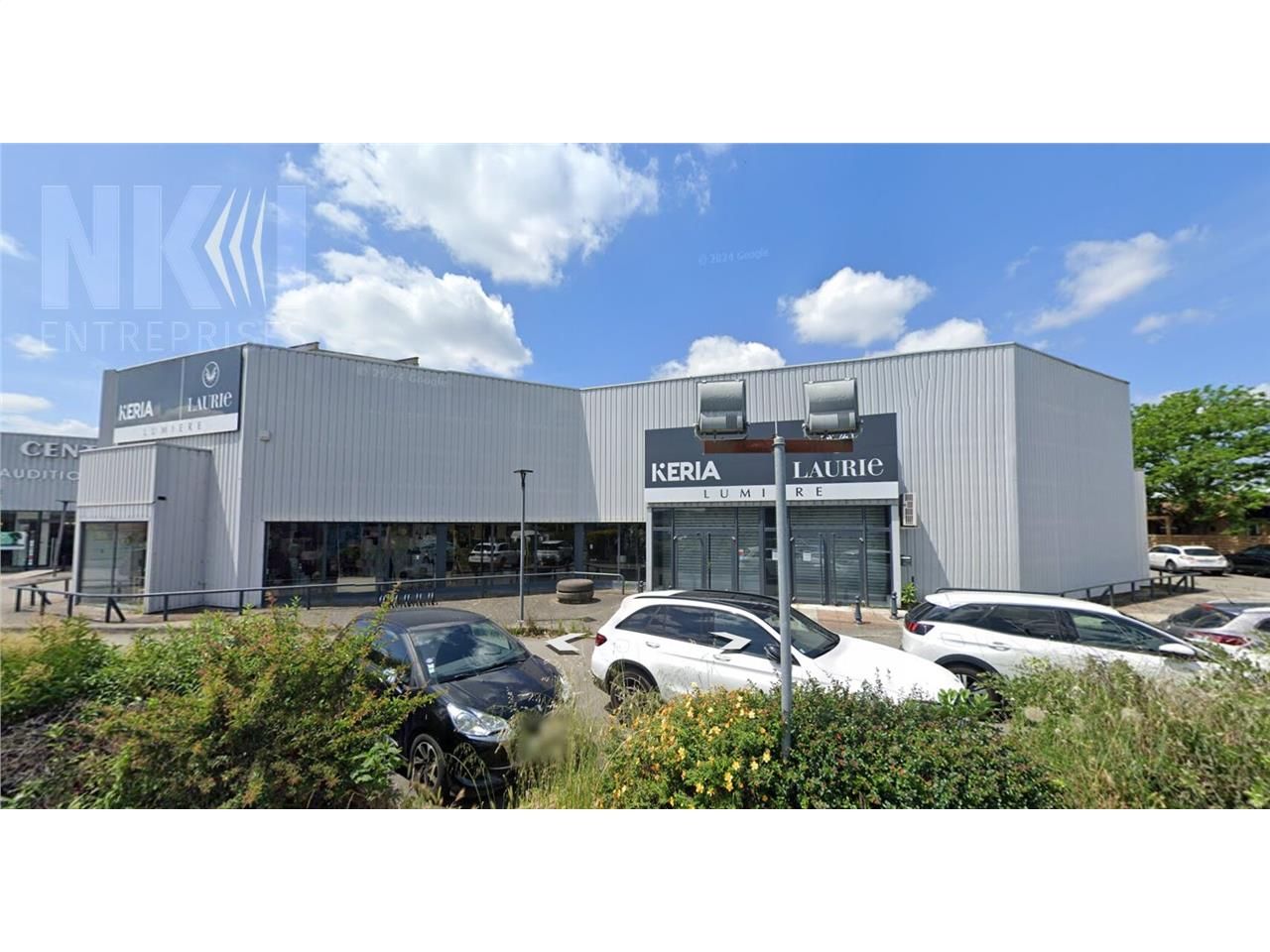 Location Local Commercial 1100 m² non divisibles