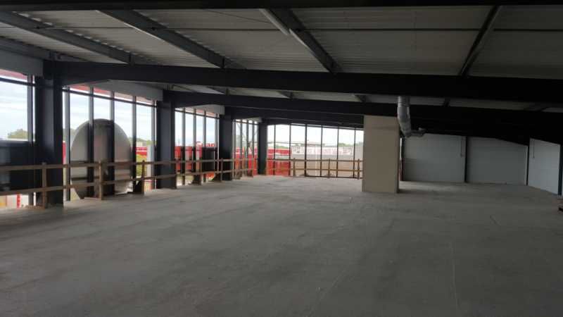 A louer, au sein de la Zone Commerciale de Saint 