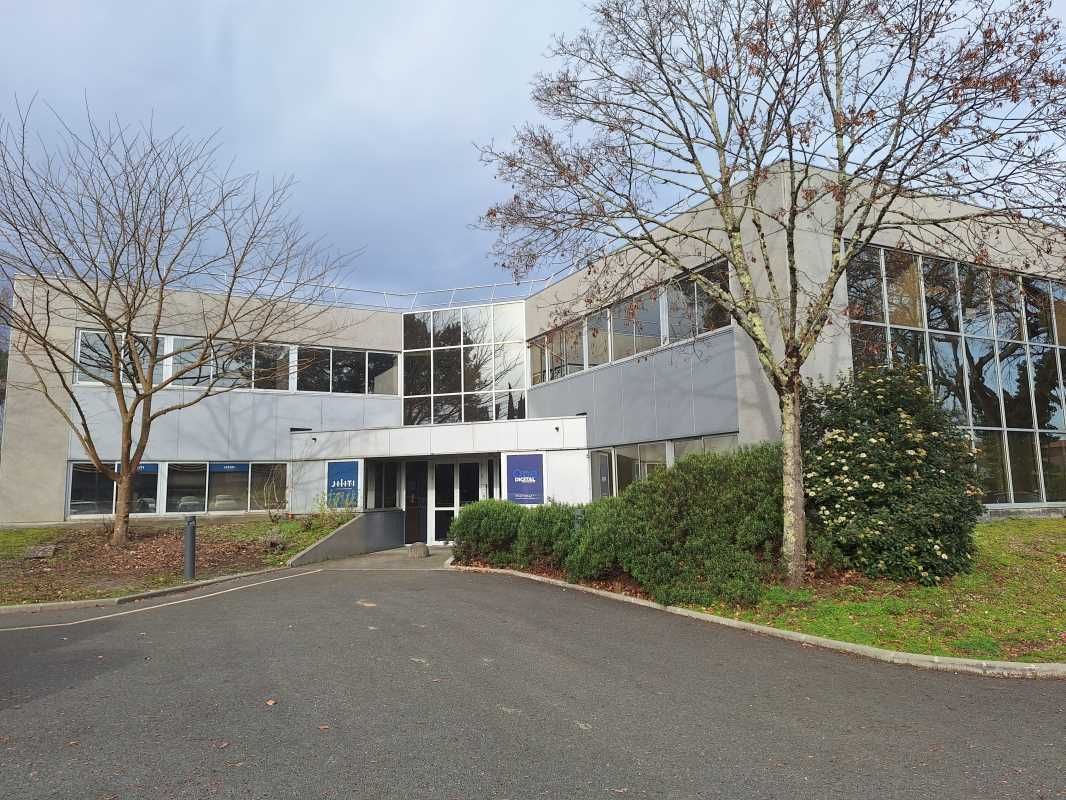 Au sein du Parc tertiaire Cadéra sud, à proximité