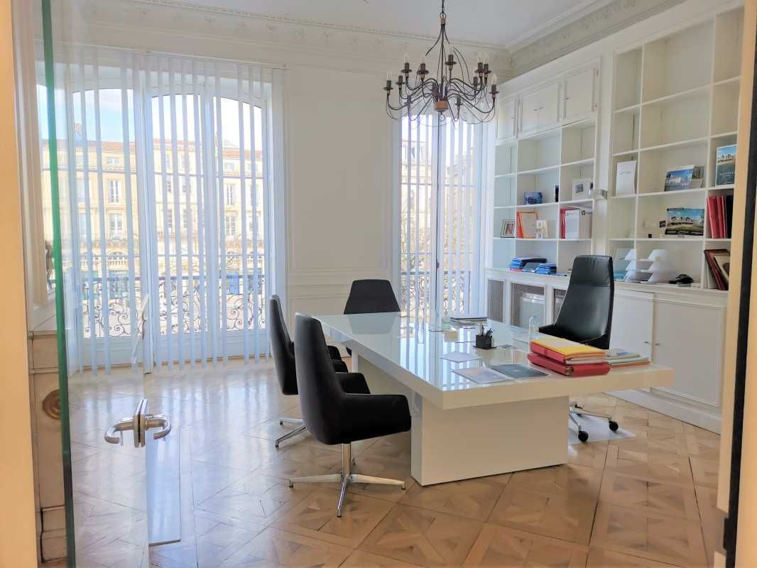 Au coeur du Triangle d'Or bordelais, à proximité 