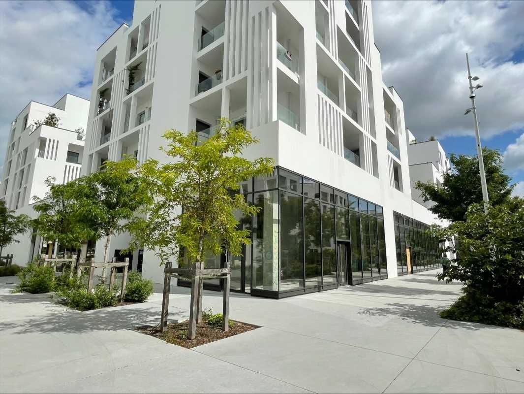 A louer au Bouscat, PROGRAMME COMMERCIAL NEUF tot