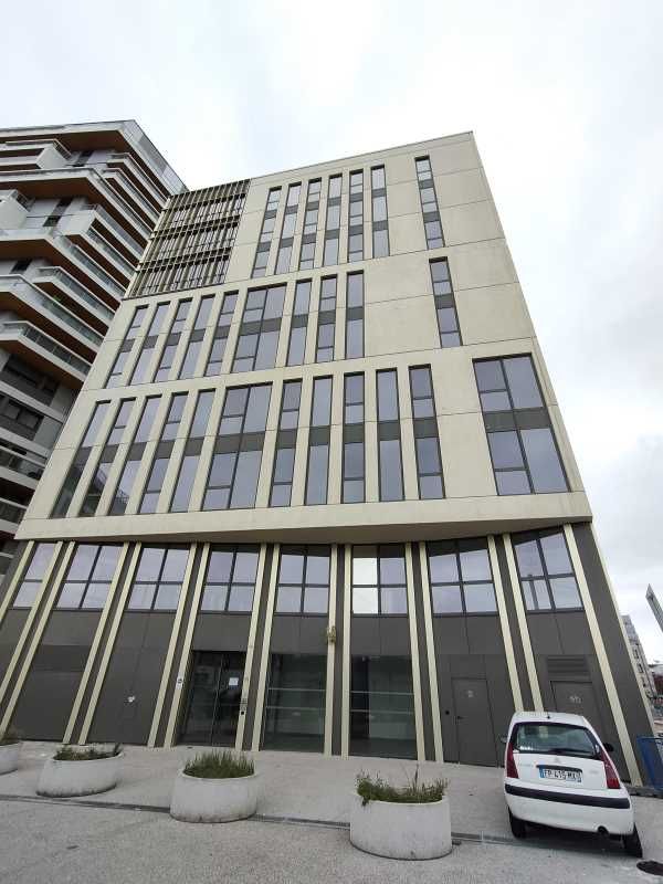 Au pied du tram C/D "Carle Vernet" à 2 stations d