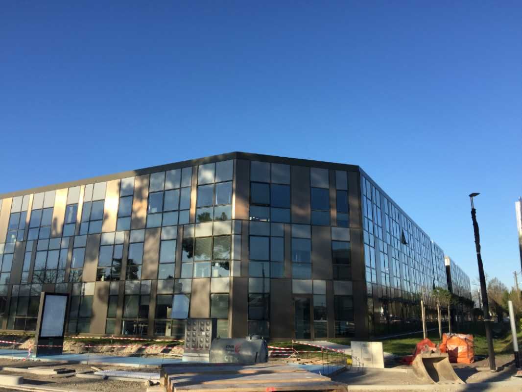 Au sein d'ENORA PARK , dans la zone tertiaire de 