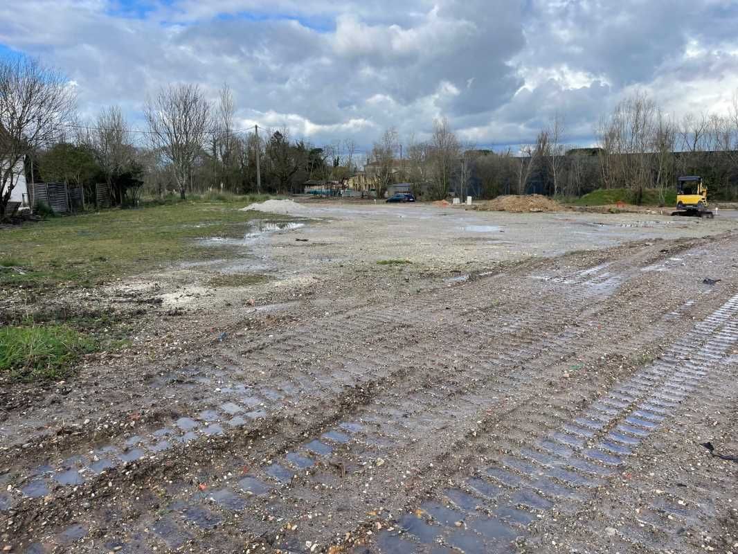 A Ambarès-et-Lagrave, à proximité immédiate de l'