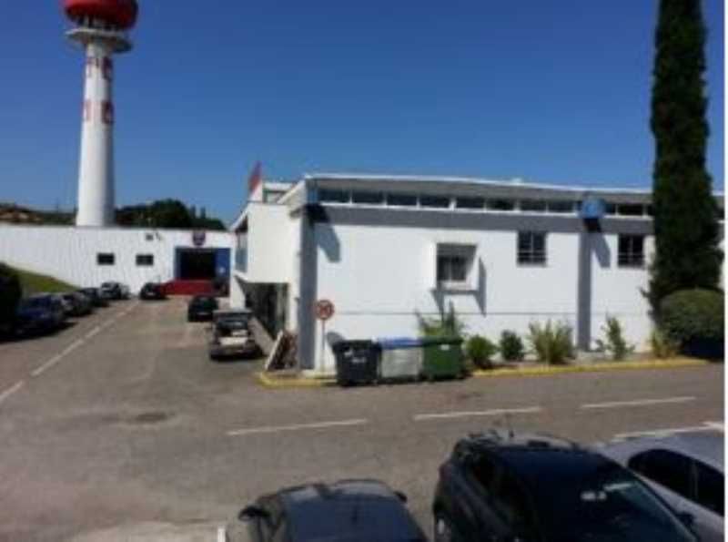 Au sein du Parc d'activités Descartes à Artigues-