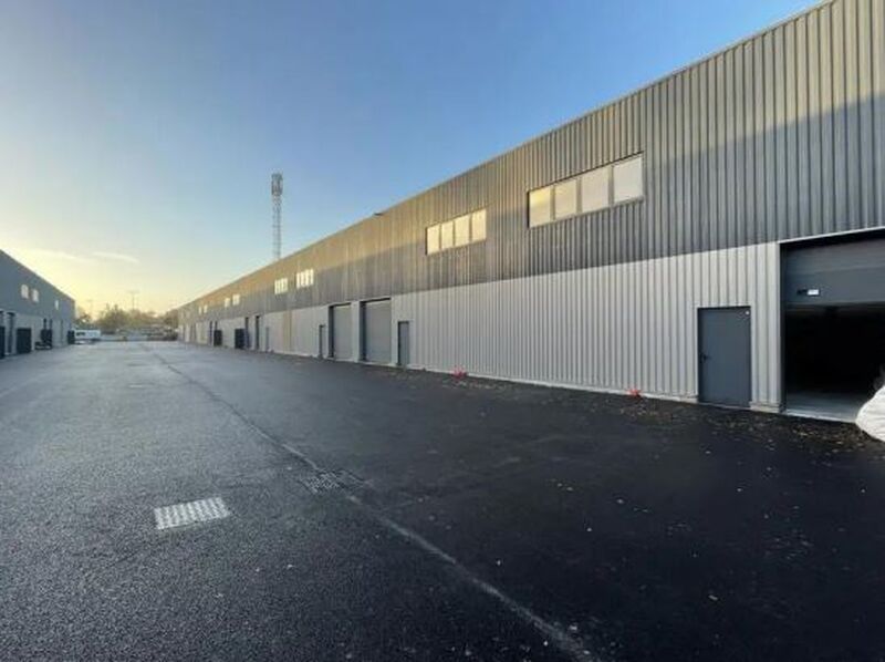 A proximité de l'A10 à Ambarès-et-Lagrave, RCG vo