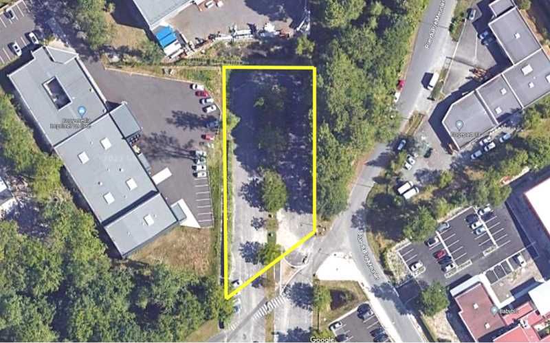 A proximité de l'A63 sortie n°25, RCG vous propos