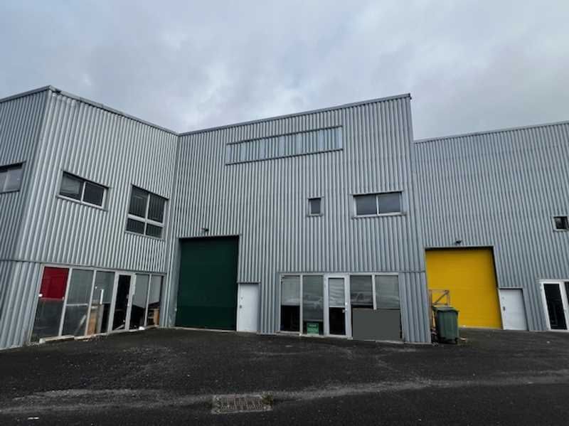 Situé dans la ZI Chanteloiseau à Villenave d'orno