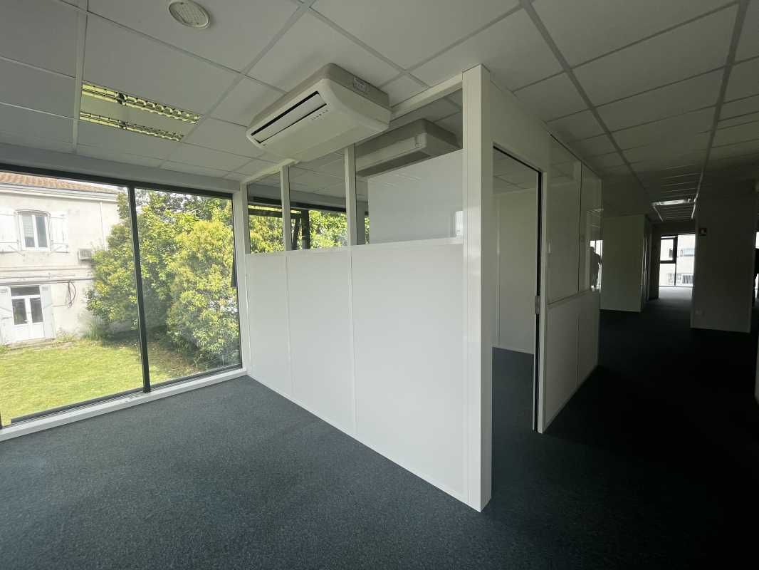 Au sein d'une zone tertiaire à Lormont, RCG vous 