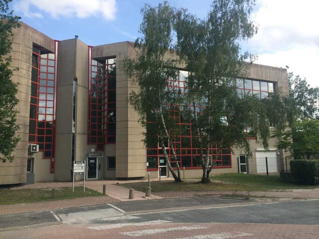 Au sein d'un parc tertiaire arboré, RCG vous prop