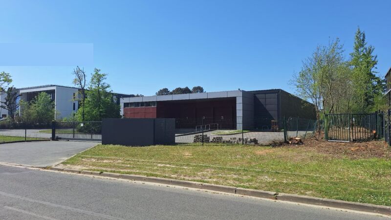 A proximité de la rocade sortie 11 et de l'aéropo