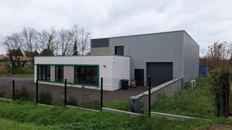 A proximité de la N89 sortie 2, RCG vous propose 